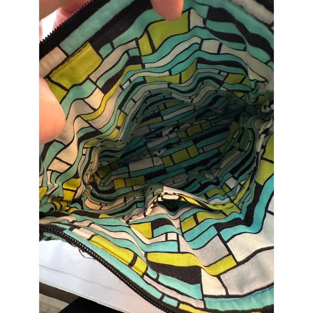 Vera Bradley Island Blooms Retired Crossbody Purse - Picture 4 of 4